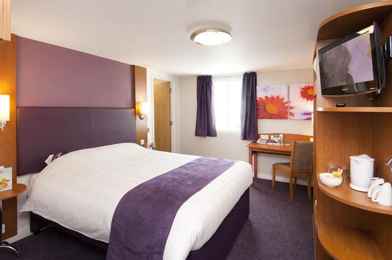 Premier Inn Cobham Cobham  Exterior foto